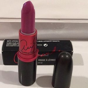 MAC  LIPSTICK Viva glam Ariana Grande 2